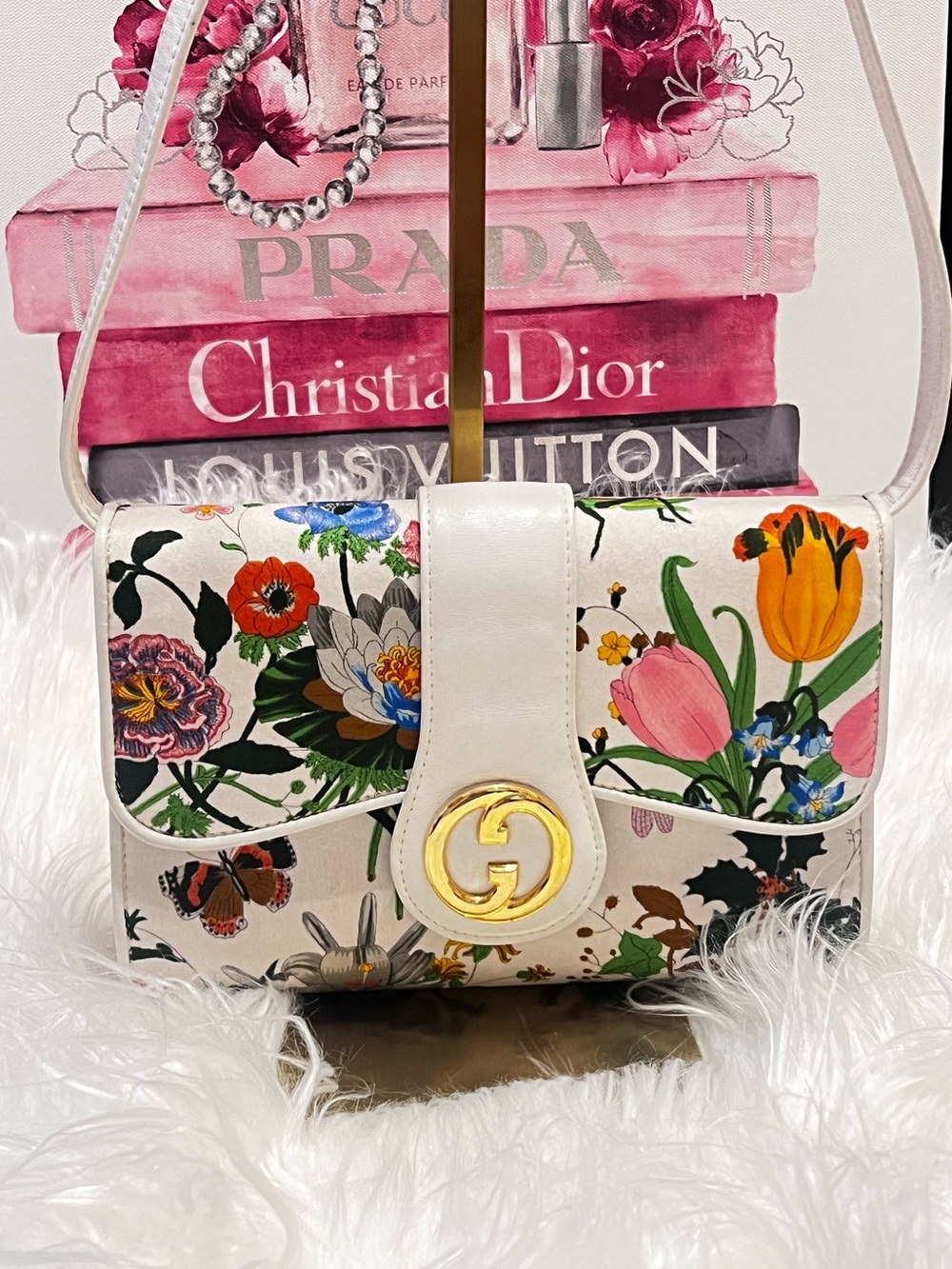 Gucci White Floral Leather Shoulder Bag with Gold GG Accent